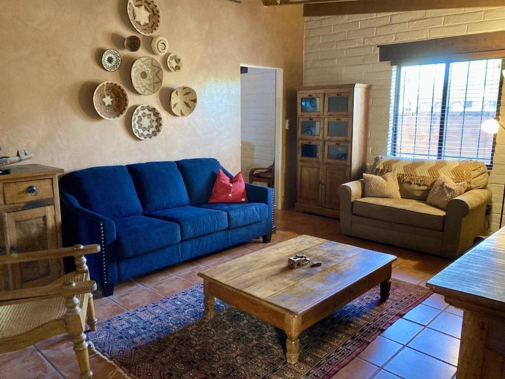 Casa Azul - Cute Centrally Located Adobe With Large Fenced Outdoor Living For Pets And Adults, Non-Smoking 투산 외부 사진