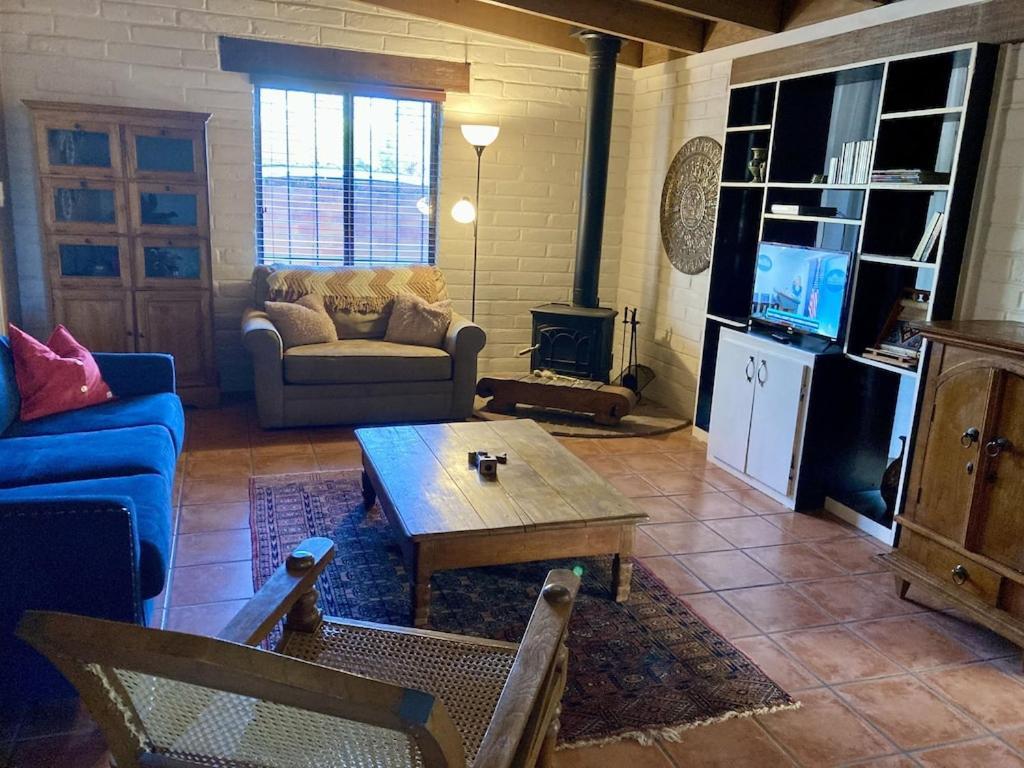 Casa Azul - Cute Centrally Located Adobe With Large Fenced Outdoor Living For Pets And Adults, Non-Smoking 투산 외부 사진