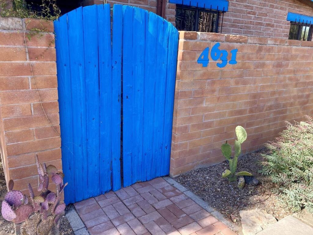 Casa Azul - Cute Centrally Located Adobe With Large Fenced Outdoor Living For Pets And Adults, Non-Smoking 투산 외부 사진