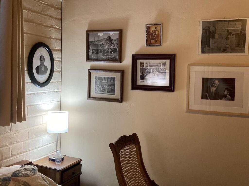 Casa Azul - Cute Centrally Located Adobe With Large Fenced Outdoor Living For Pets And Adults, Non-Smoking 투산 외부 사진