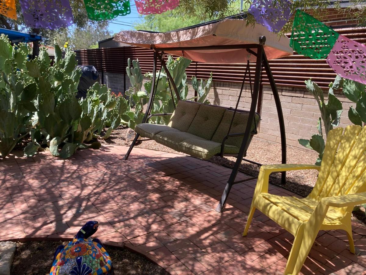 Casa Azul - Cute Centrally Located Adobe With Large Fenced Outdoor Living For Pets And Adults, Non-Smoking 투산 외부 사진